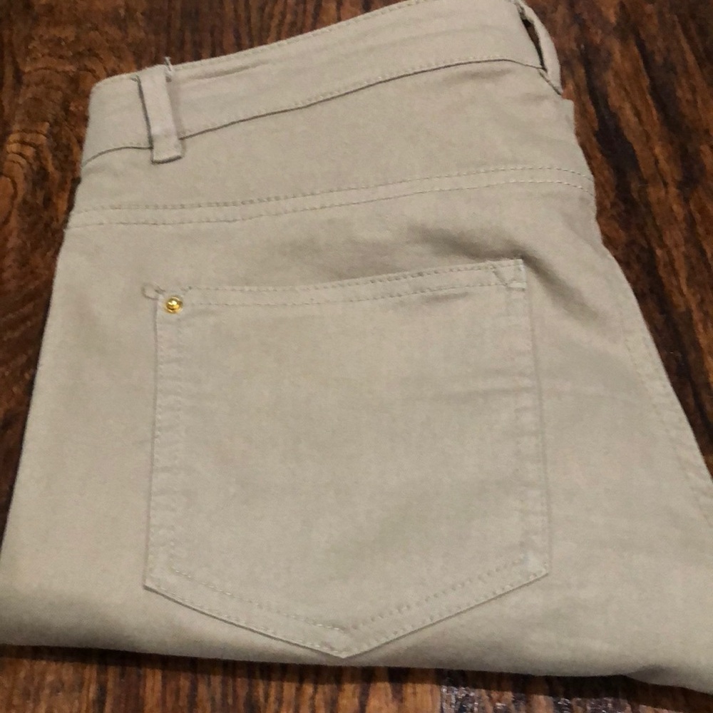 H&M khakis - Picture 3 of 5